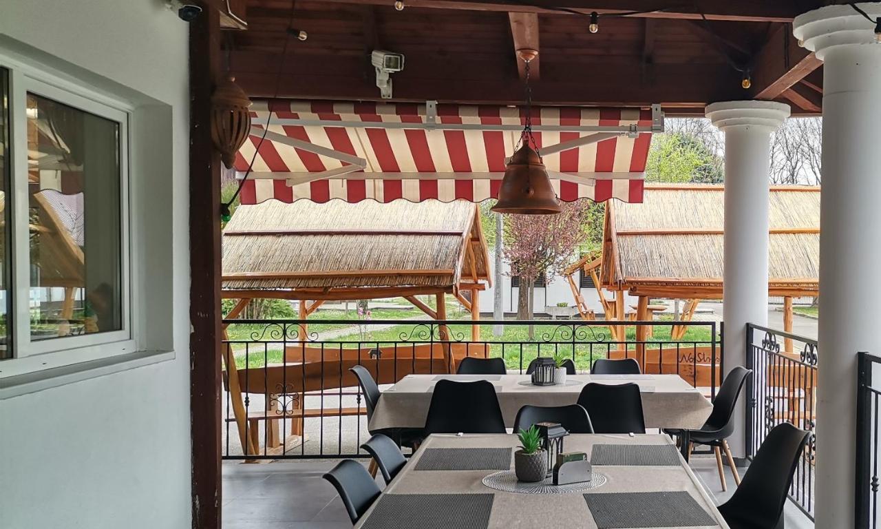 No Stress Panzio-Pizzeria-Sporttabor Bed and Breakfast Harkány Εξωτερικό φωτογραφία