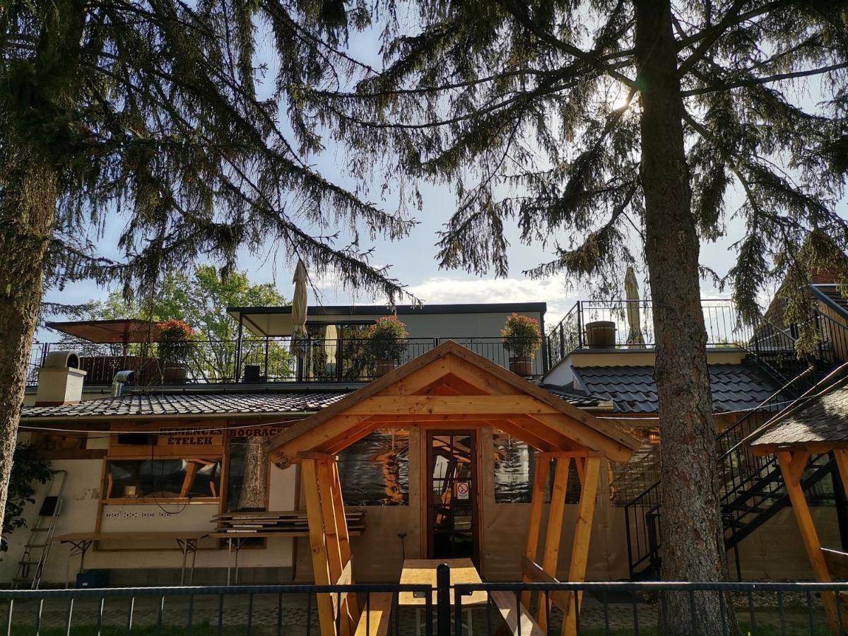 No Stress Panzio-Pizzeria-Sporttabor Bed and Breakfast Harkány Εξωτερικό φωτογραφία